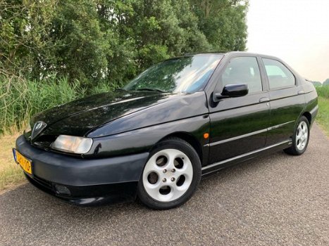 Alfa Romeo 146 - 1.4-16V T.Spark Junior Airco/Nieuwe APK/Rijdt Goed - 1