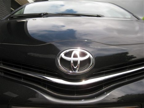 Toyota Yaris - 1.0 VVT-i Now Navigatie-airco - 1
