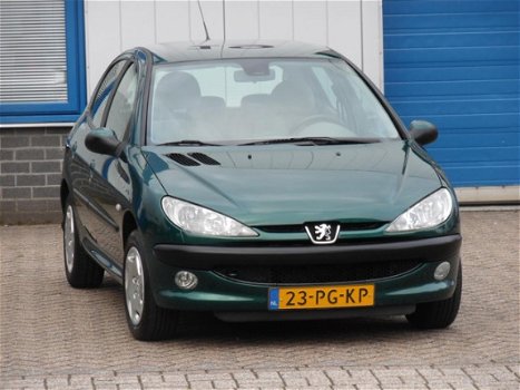 Peugeot 206 - 1.4-16V Gentry 5DRS/AIRCO/APK/NAP/SUPER NETTE - 1