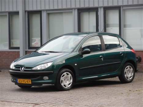 Peugeot 206 - 1.4-16V Gentry 5DRS/AIRCO/APK/NAP/SUPER NETTE - 1