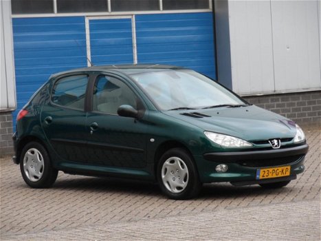 Peugeot 206 - 1.4-16V Gentry 5DRS/AIRCO/APK/NAP/SUPER NETTE - 1