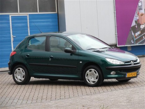 Peugeot 206 - 1.4-16V Gentry 5DRS/AIRCO/APK/NAP/SUPER NETTE - 1