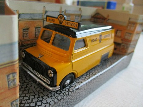 1:43 Corgi Classics 96904 Bedford CA Van AA Road Services - 2