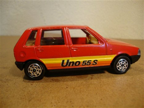 1:43 Hot Wheels Fiat Uno 55 S rood Made in Italy los model - 6