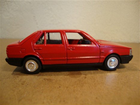1:43 Polistil E2045 05303 Fiat Croma rood Made in Italy los model - 3