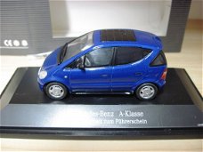 1:43 Herpa Mercedes-Benz A Klasse Typ W168 blauw