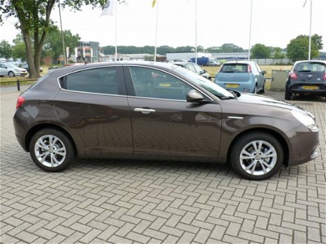 Alfa Romeo Giulietta - 1.6 JTDm Exclusive - 1