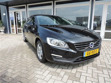 Volvo V60 - 2.0 D4 50 procent deal 7225, - ACTIE Automaat / Navi / Cruise / Telefoon / Clima / LED - 1