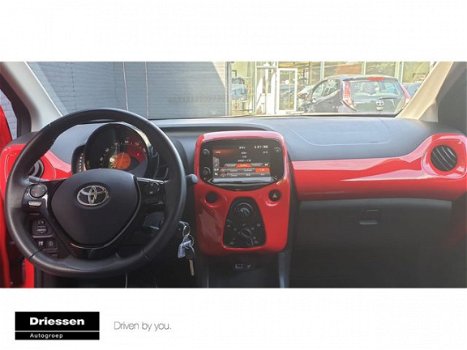 Toyota Aygo - 1.0 VVT-i 72pk 5D (Airco - Parkeerhulpcamera - Lichtmetalen velgen - Elektrisch bedien - 1