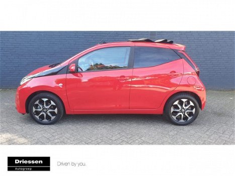 Toyota Aygo - 1.0 VVT-i 72pk 5D (Airco - Parkeerhulpcamera - Lichtmetalen velgen - Elektrisch bedien - 1