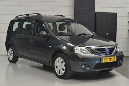 Dacia Logan MCV - 1.6-16V Lauréate 7persoons // AIRCO // TREKHAAK // - 1