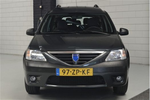 Dacia Logan MCV - 1.6-16V Lauréate 7persoons // AIRCO // TREKHAAK // - 1