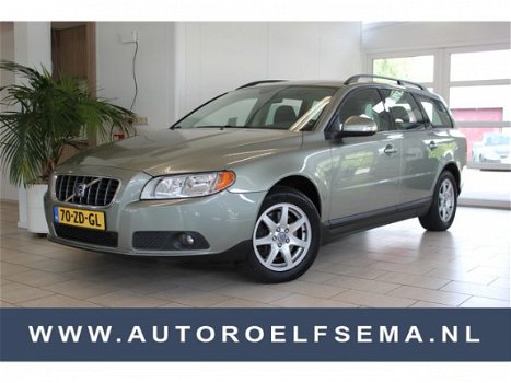 Volvo V70 - 2.5T Kinetic - 1