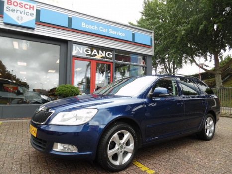 Skoda Octavia Combi - 1.2 TSI Arctic CLIMATE CONTROL CRUISE CONTROL Financiering vanaf € 193, 00 per - 1