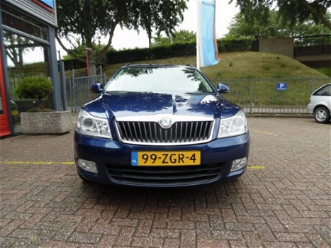 Skoda Octavia Combi - 1.2 TSI Arctic CLIMATE CONTROL CRUISE CONTROL Financiering vanaf € 193, 00 per - 1