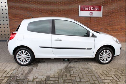 Renault Clio - 1.2-16V Collection - 1