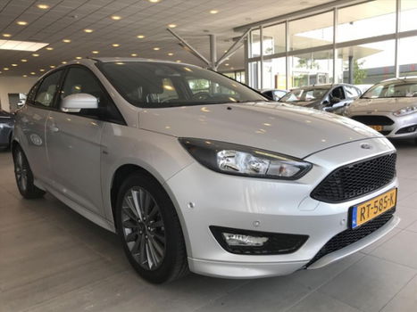 Ford Focus - 1.0 EcoBoost 125pk 5-deurs ST Line Park Assist - 1