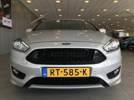 Ford Focus - 1.0 EcoBoost 125pk 5-deurs ST Line Park Assist - 1