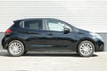 Peugeot 208 - 1.2 PureTech Signature NAVI LEDER PDC CRUISE ACTIE Financieren vanaf 2.9% - 1 - Thumbnail