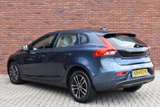 Volvo V40 - T2 122PK Nordic+ | Standkachel | on Call | Full LED | Navigatie |