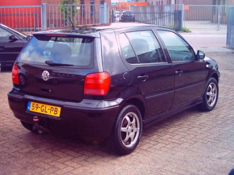 Volkswagen Polo - 1.4-16V Comfortline - 1