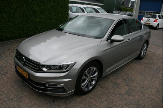 Volkswagen Passat - 1.6 TDI/LED/NAVI/ALCANT/R-LINE - 1