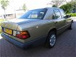 Mercedes-Benz 230 - 200-500 (W124) E IN PERFECTE STAAT / ORIGINELE LAK GEEN ROEST - 1 - Thumbnail