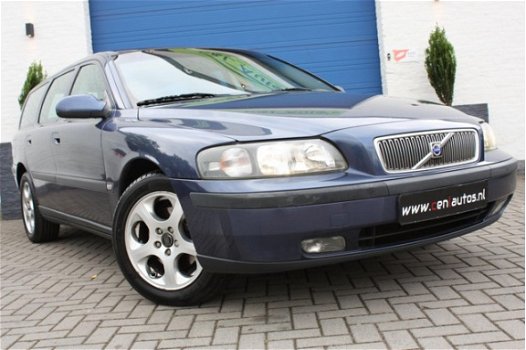 Volvo V70 - 2.4 Comfort Line / Airco / Automaat - 1