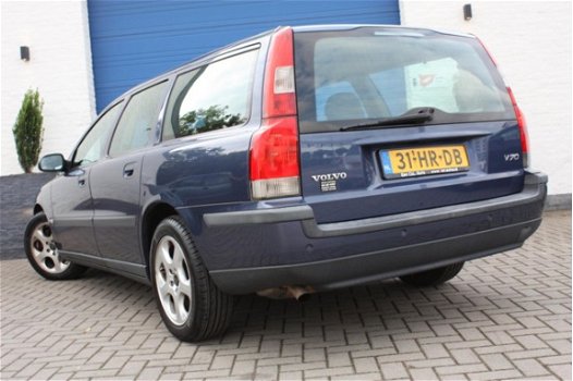 Volvo V70 - 2.4 Comfort Line / Airco / Automaat - 1