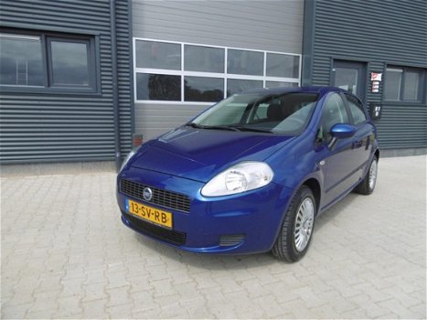 Fiat Grande Punto - 1.4 Dynamic Afkomstig van de 1e Eigenaar - 1