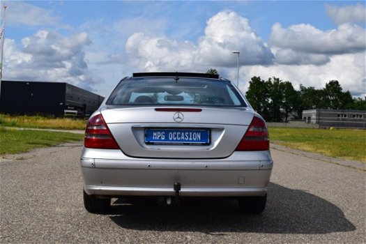 Mercedes-Benz E-klasse - 220 CDI Avantgarde YOUNGTIMER, Pano, Navi, Climate, Cruise, PDC, Trekhaak - 1