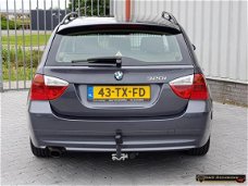 BMW 3-serie Touring - 320i High Executive