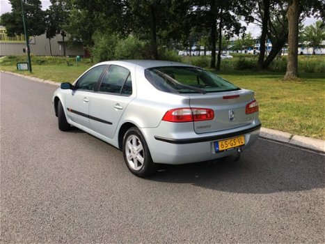 Renault Laguna - 1.6-16V Authentique - 1