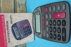 VINTAGE ELECTRONIC CALCULATOR   zo goed als nieuw