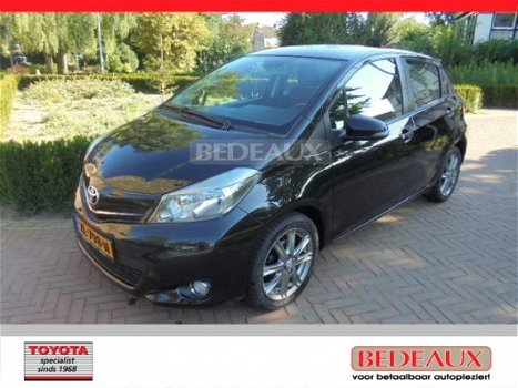 Toyota Yaris - 1.3 16v 99pk 5drs Dynamic Sport Navi, spec. sinds 1968 - 1