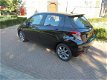 Toyota Yaris - 1.3 16v 99pk 5drs Dynamic Sport Navi, spec. sinds 1968 - 1 - Thumbnail