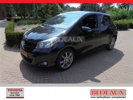 Toyota Yaris - 1.3 16v 99pk 5drs Executive Sport, bij spec. sinds 1968 - 1