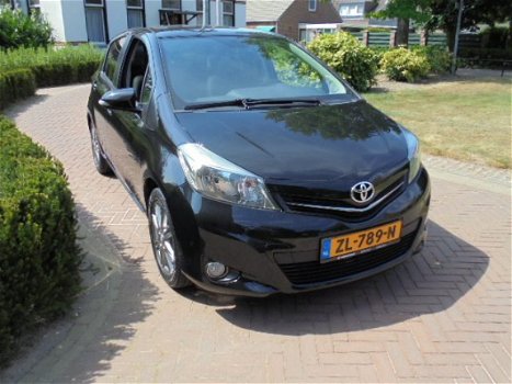 Toyota Yaris - 1.3 16v 99pk 5drs Executive Sport, bij spec. sinds 1968 - 1