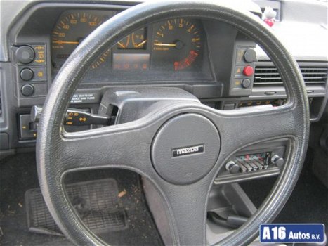 Mazda 323 - 323 SEDAN 1.3 ENVOY K6 - 1