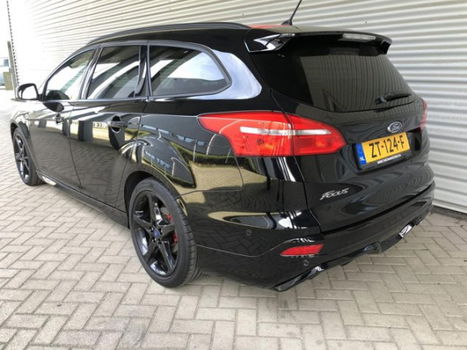 Ford Focus Wagon - 1.5 Black Edition - 1