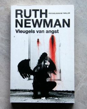 Vleugels van angst Ruth Newman - 1