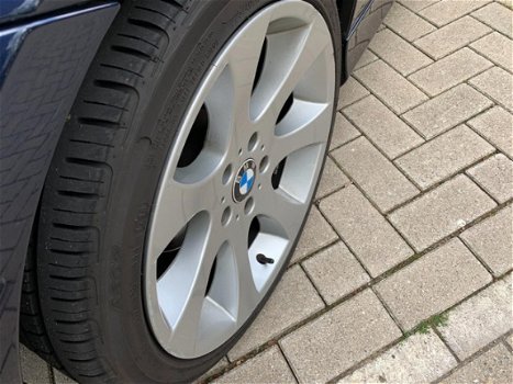 BMW 3-serie Touring - 318i Executive 18 inch , Panodak, Navi Weinig Km - 1