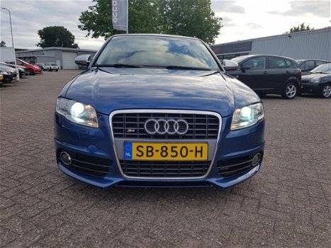 Audi A4 - 1.8 Turbo AUTOMAAT XENON NAVI S-LINE - 1