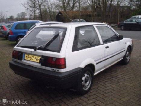 Nissan Sunny - 1.4 Automaat 60000 Km Aangepast voor invalide - 1