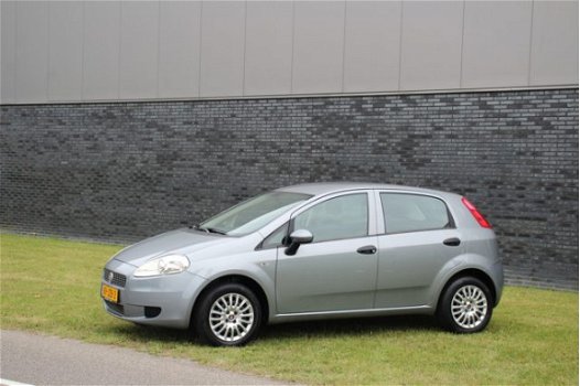 Fiat Punto Evo - 1.2 Active Airco, 5-deurs, nieuwe APK en voorbanden - 1