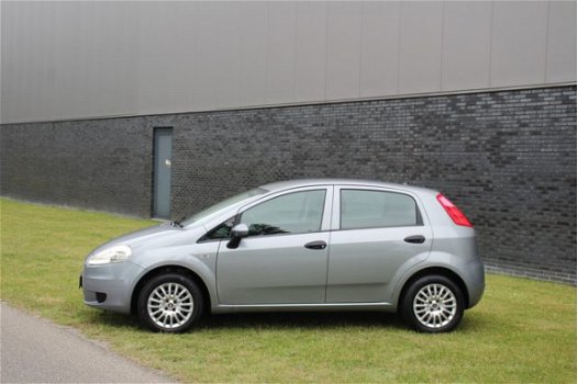 Fiat Punto Evo - 1.2 Active Airco, 5-deurs, nieuwe APK en voorbanden - 1