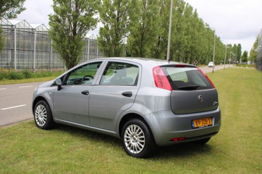 Fiat Punto Evo - 1.2 Active Airco, 5-deurs, nieuwe APK en voorbanden - 1