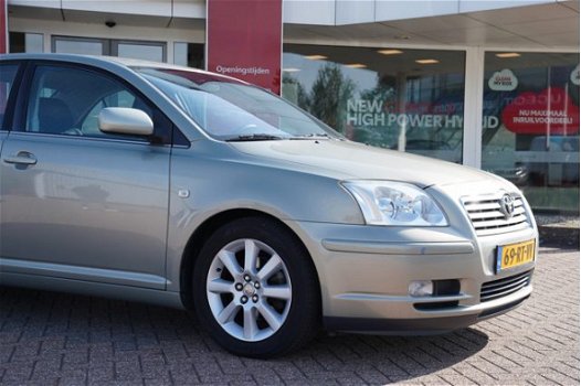 Toyota Avensis - 1.8 16V VVT-I SEDAN Luna - 1