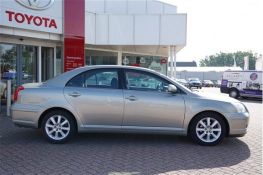 Toyota Avensis - 1.8 16V VVT-I SEDAN Luna - 1