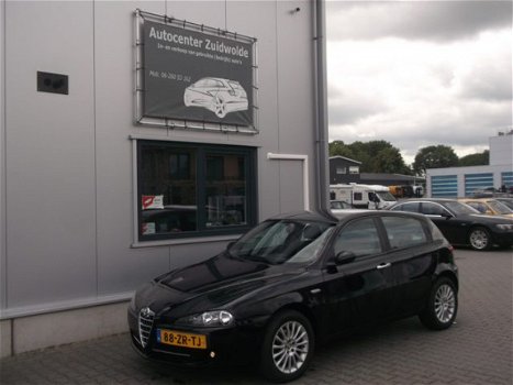 Alfa Romeo 147 - 1.6 T.Spark Veloce Business Pro clima cruise lmv nap nette - 1